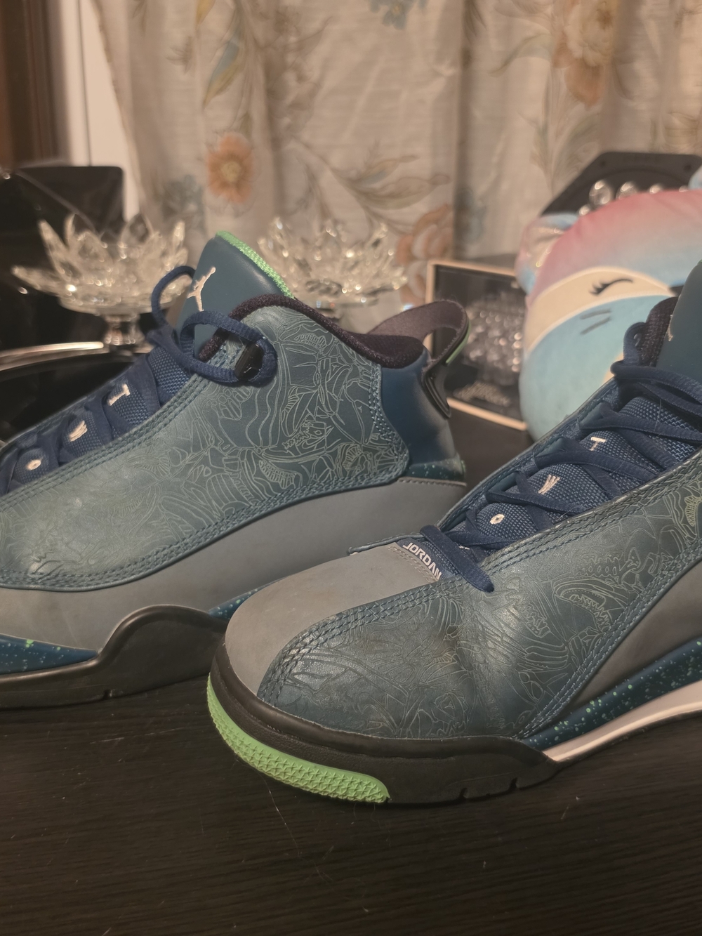 Air Jordan Retro Low-Top Sneakers in Teal and Navy